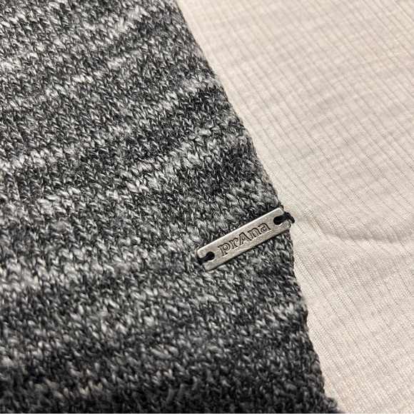Prana Nightingale Women's Open Cross Back Ombre Gray Black White Sweater S Small - Picture 3 of 6